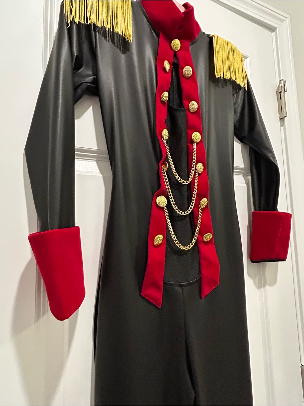 Black and Red Ringmaster Women’s Costume Small